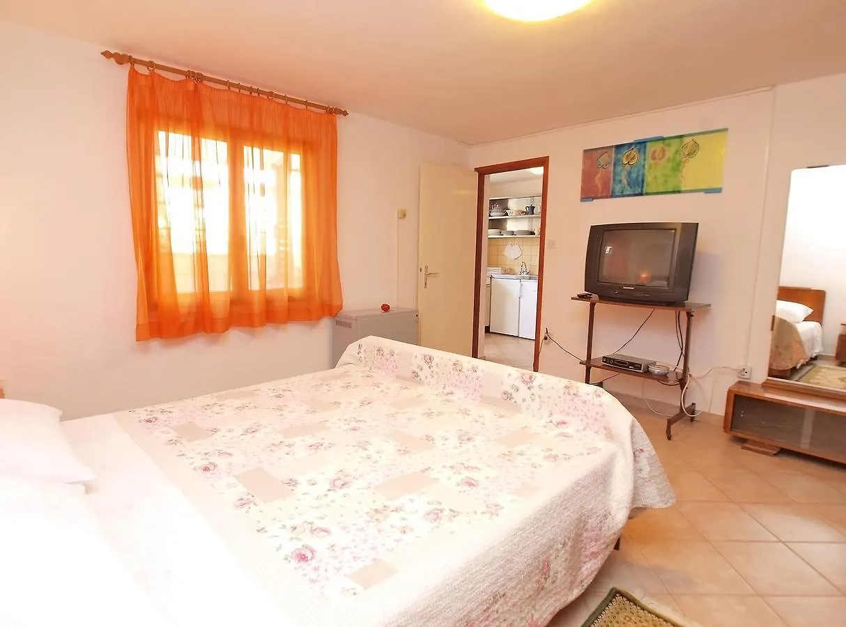 Apartments Ivan 41 Pola