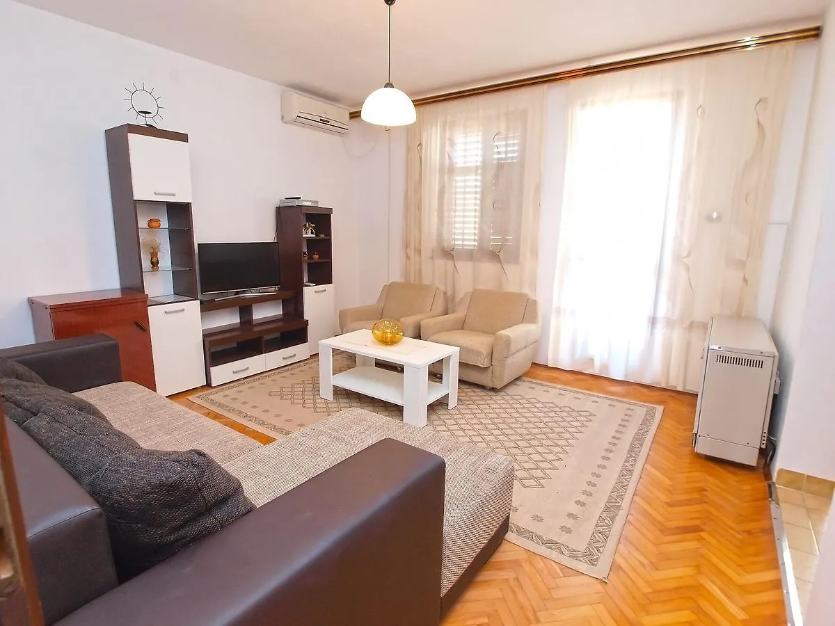 Apartments Ivan 41 Pola