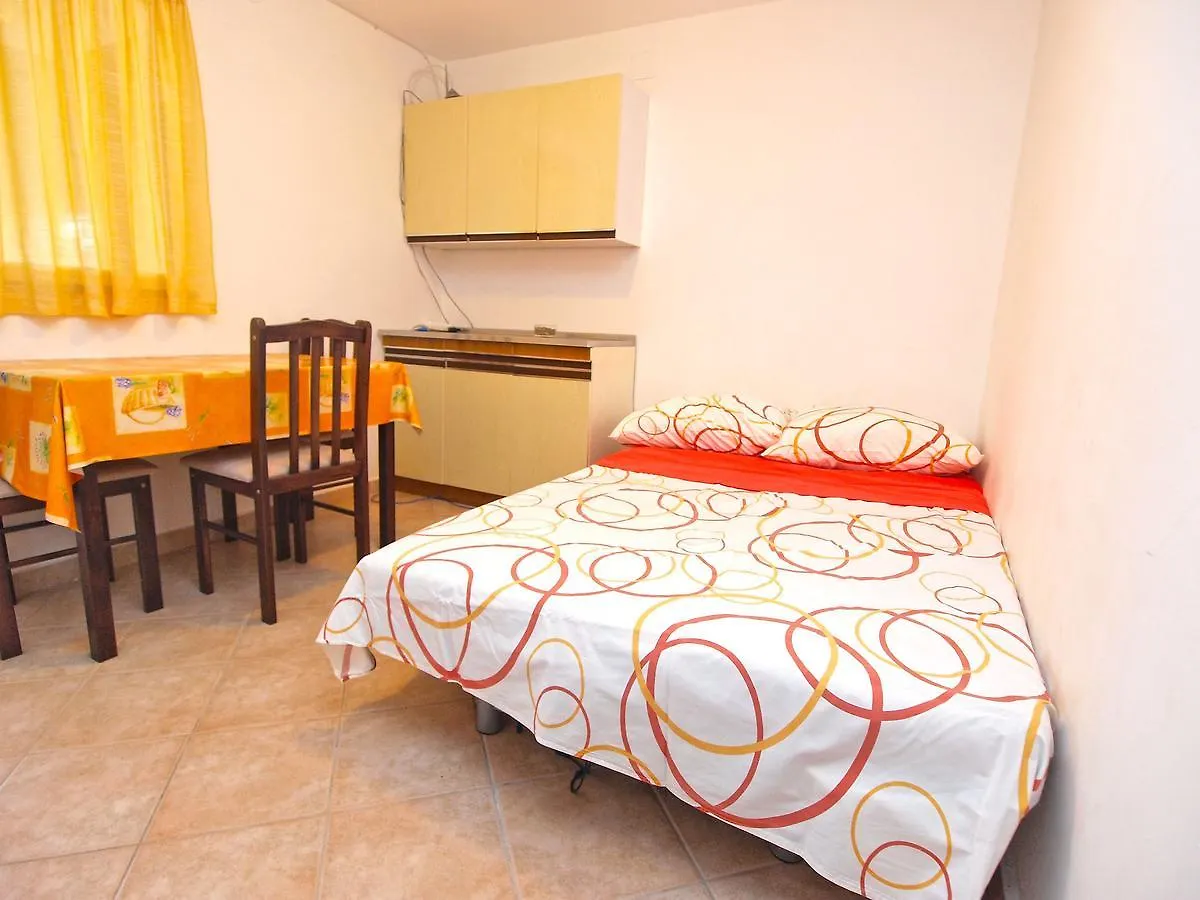 Apartments Ivan 41 Pola