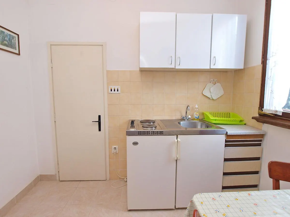 Apartments Ivan 41 Pola